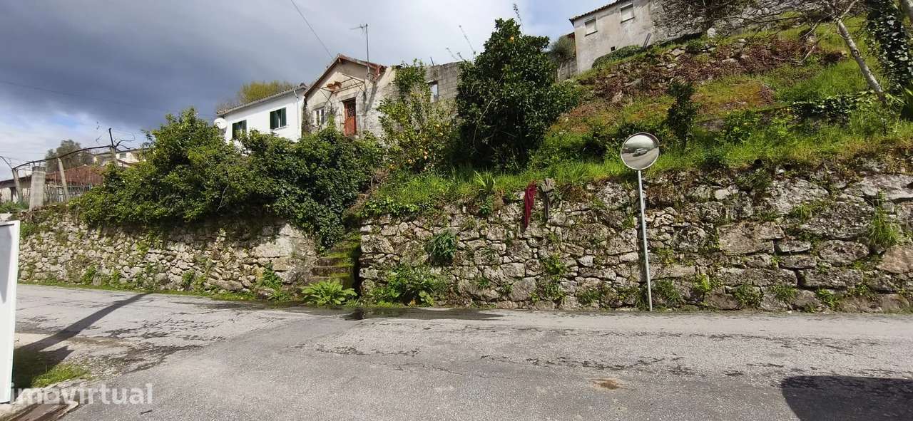 Moradia p/ Restauro em Ponte da Barca - Grande imagem: 2/19