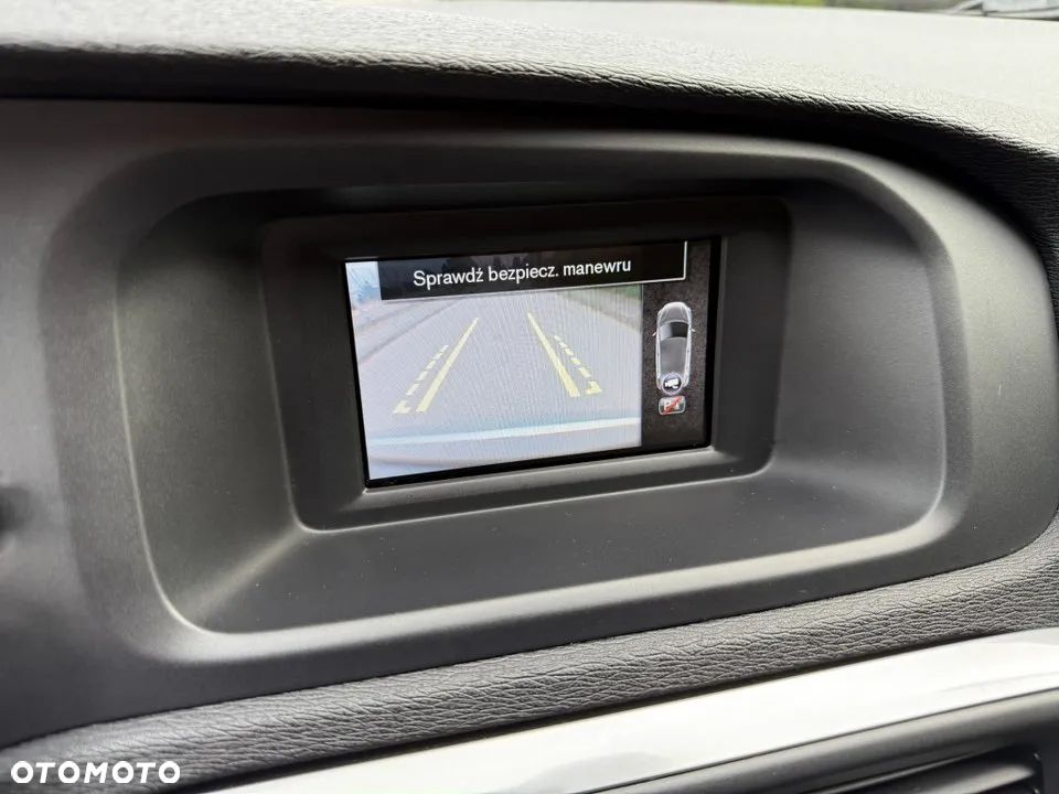 Volvo V40 T3 Momentum - 24