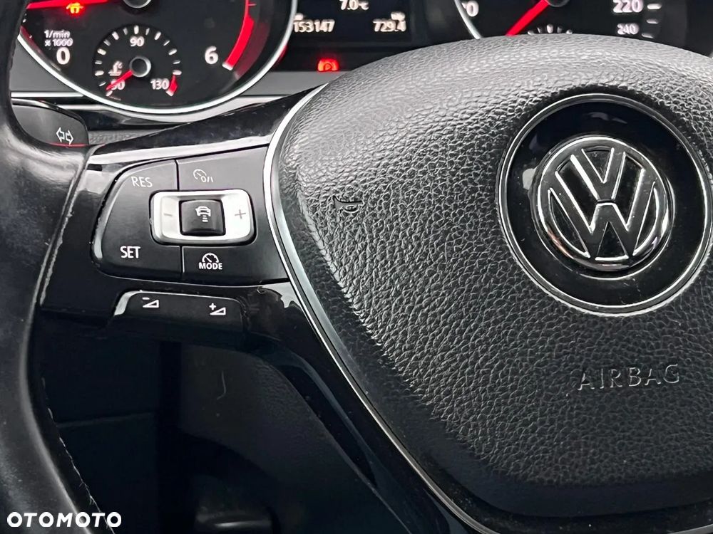 Volkswagen Passat 1.6 TDI SCR DSG - 20