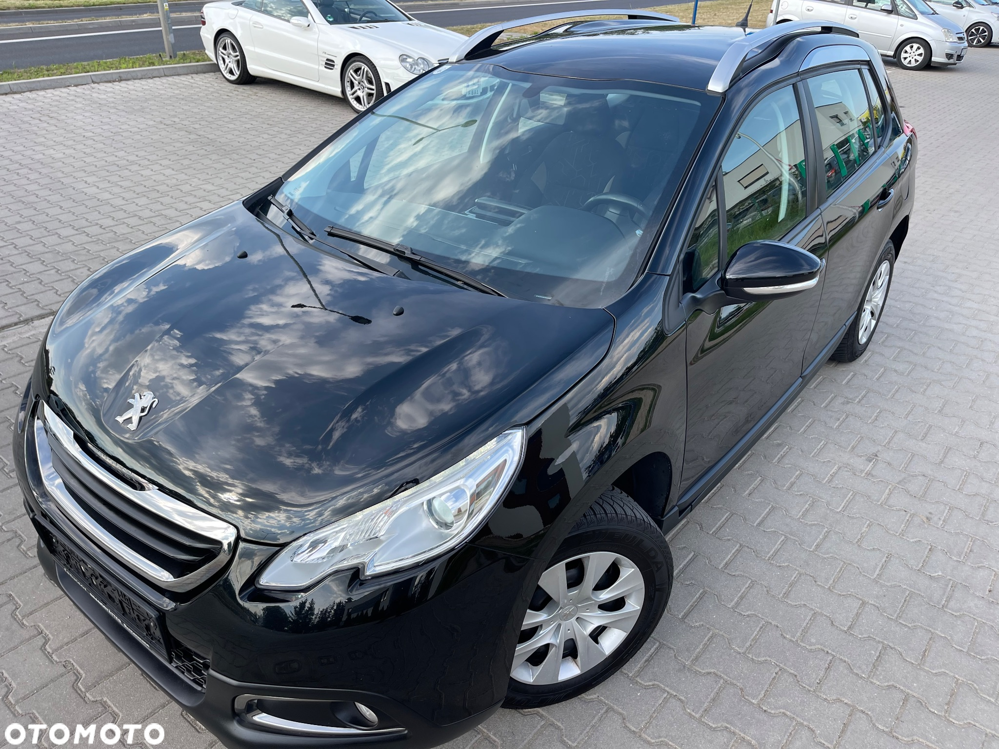 Peugeot 2008 - 4