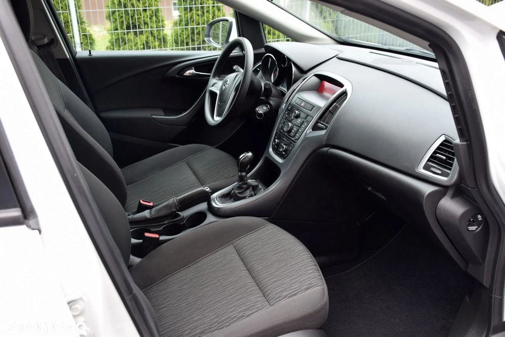 Opel Astra 1.6 Design Edition - 9