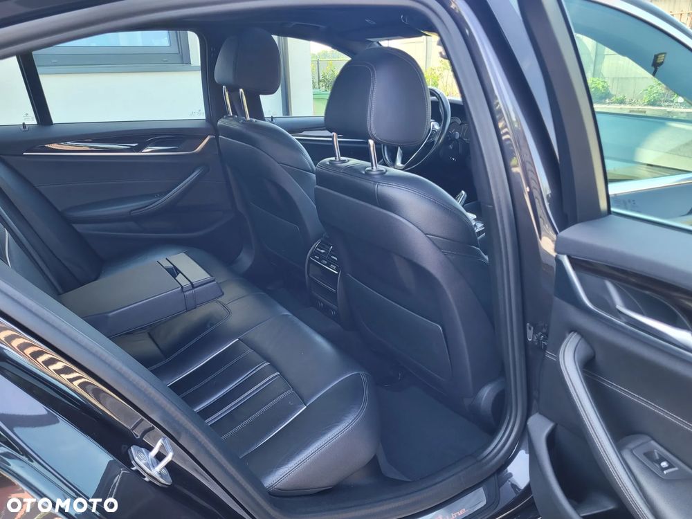 BMW Seria 5 530i xDrive Sport Line - 13