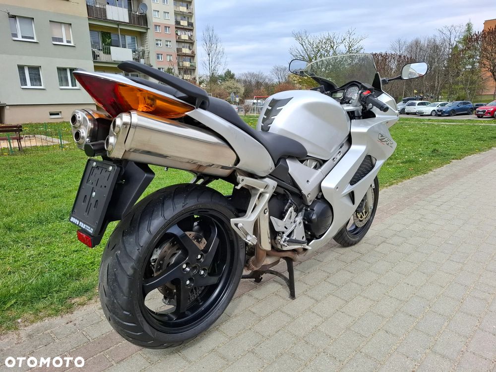 Honda VFR - 18