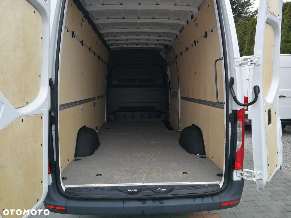Mercedes-Benz Sprinter - 9