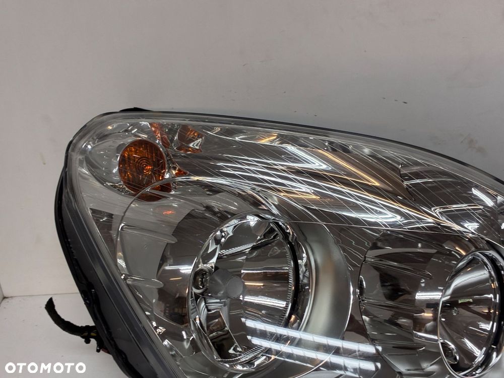 OPEL ZAFIRA B LAMPA PRZÓD PRZEDNIA PRAWA  EU 0301214208 93192444 13260845 - 5