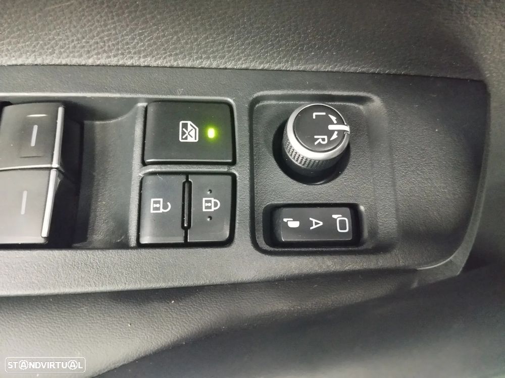 Toyota Corolla 1.8 Hybrid Comfort - 22