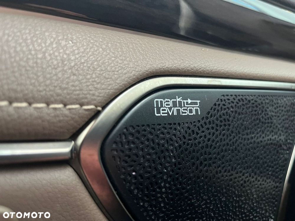 Lexus ES 300h Omotenashi - 33