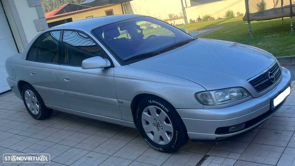 Opel Omega 2.2 Elegance - 2