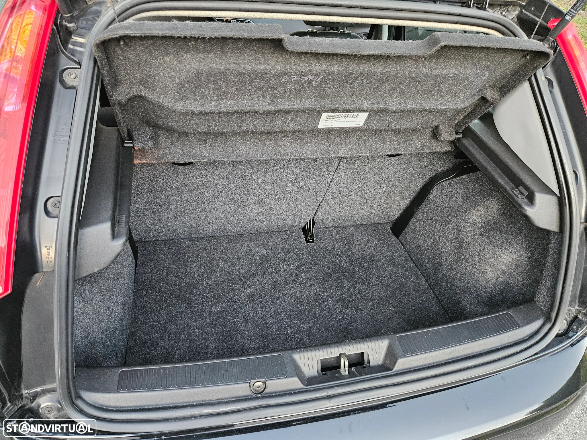 Fiat Punto 1.3 M-Jet Lounge S&S - 13