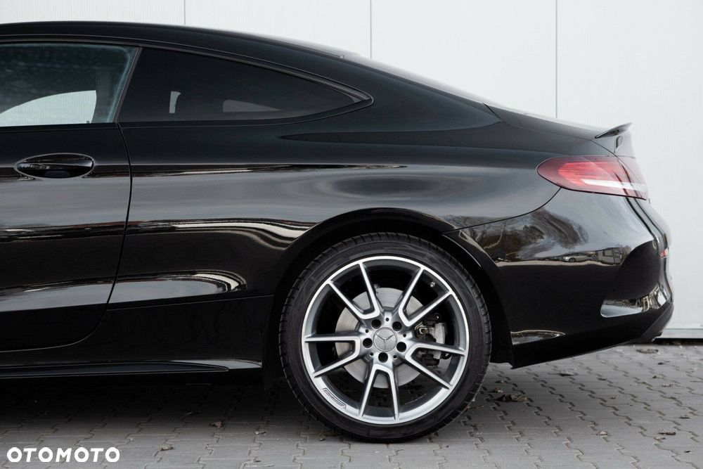 Mercedes-Benz Klasa C AMG 43 4-Matic - 11