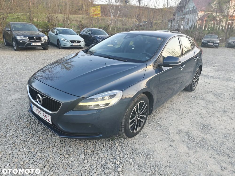 Volvo V40 D2 Momentum - 1