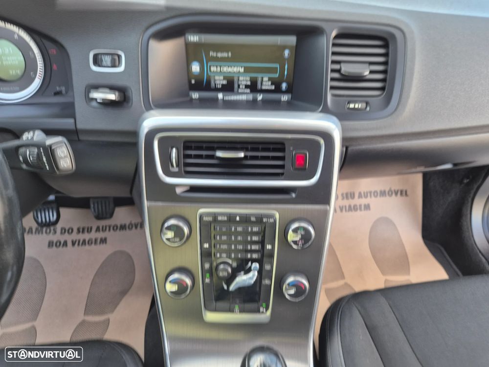 Volvo V60 1.6 D2 Momentum Eco - 10