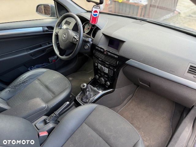 Opel Astra 1.9 CDTI DPF Cosmo - 11