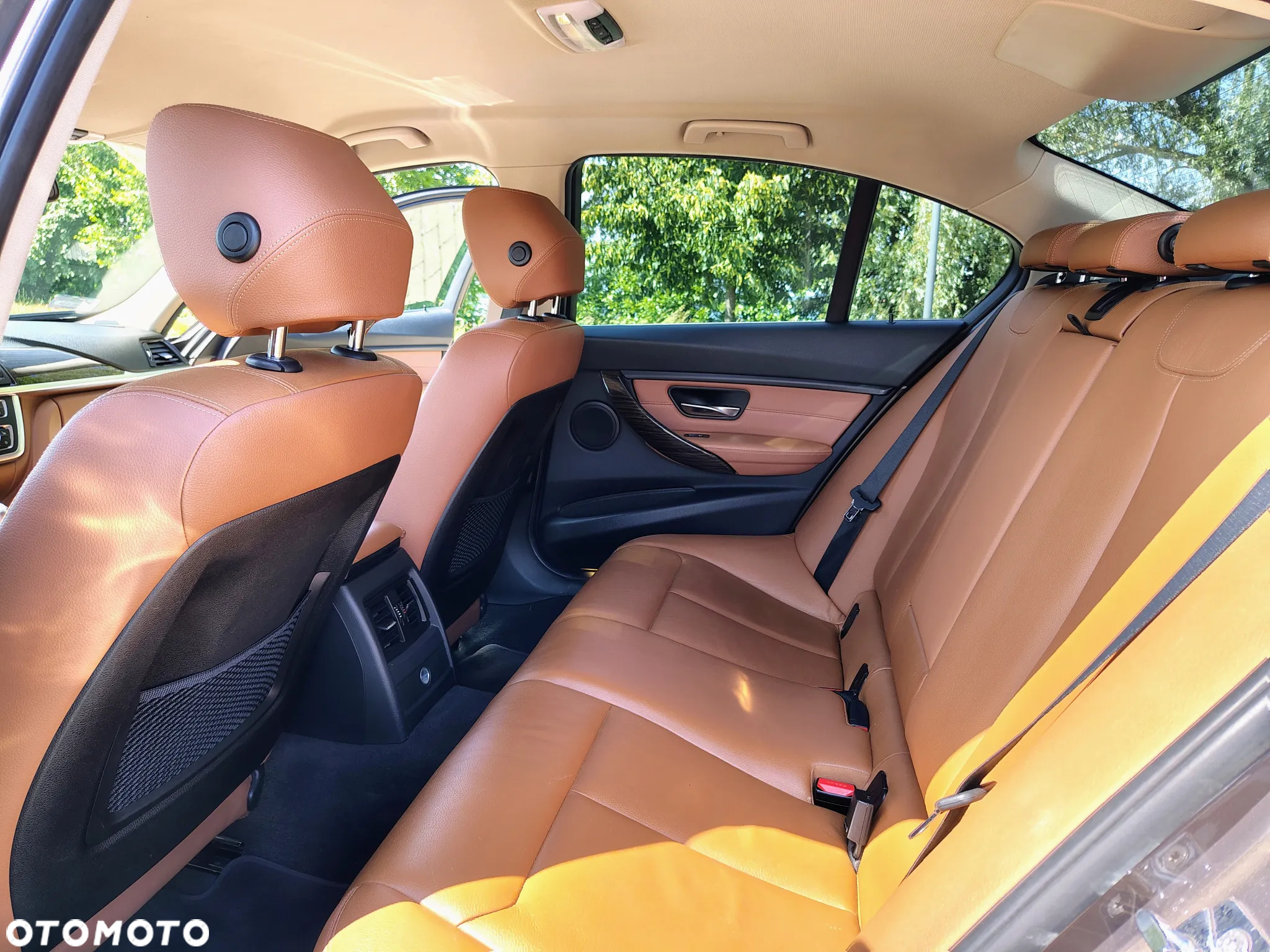 BMW Seria 3 320i Luxury Line - 13
