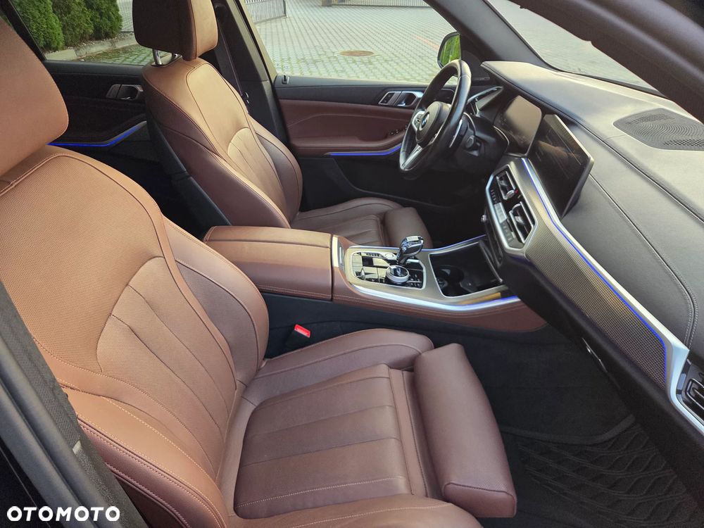BMW X5 M50i - 22