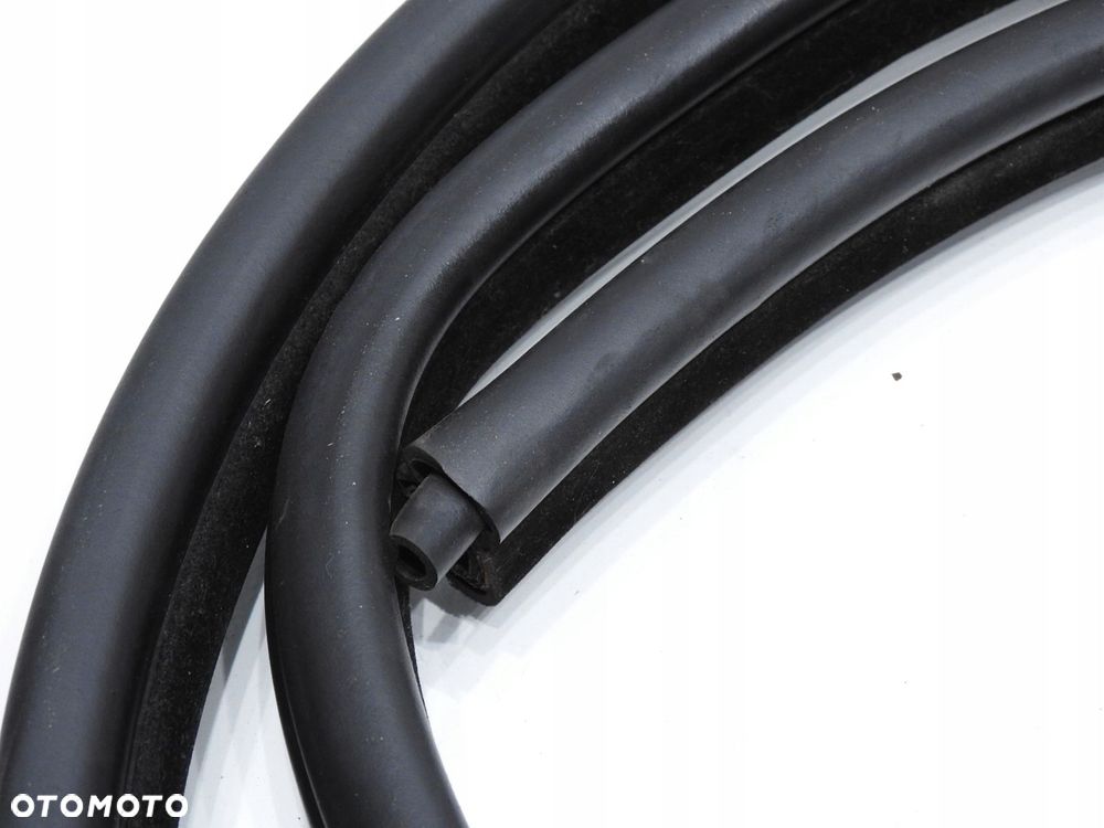 USZCZELKA DRZWI PRAWY TYŁ BMW E91 - 8