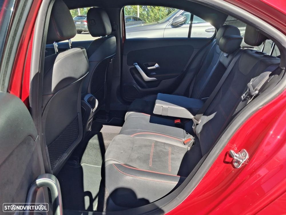 Mercedes-Benz A 250 Limousine e AMG Line - 10