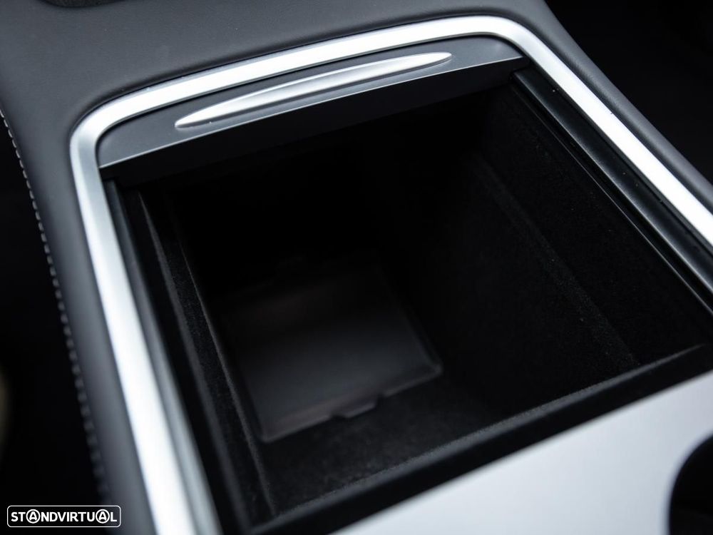 Tesla Model Y Long Range Dual Motor AWD - 22