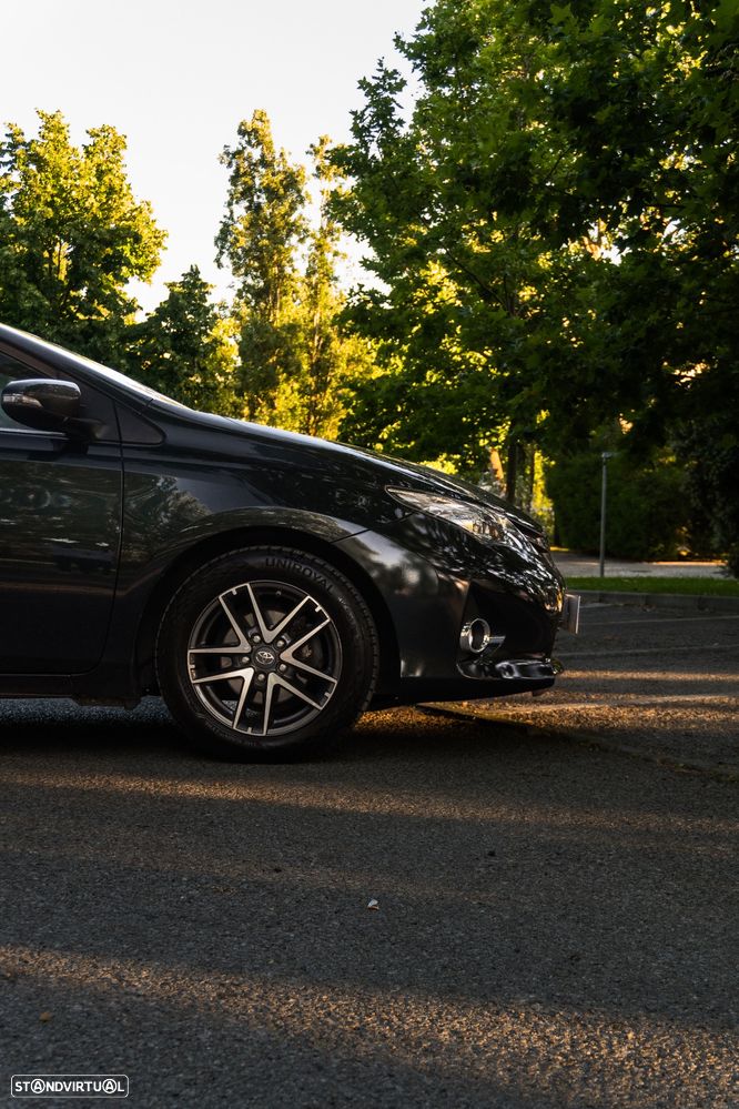 Toyota Auris 1.4 D-4D Exclusive +Skyv.+Navi - 4