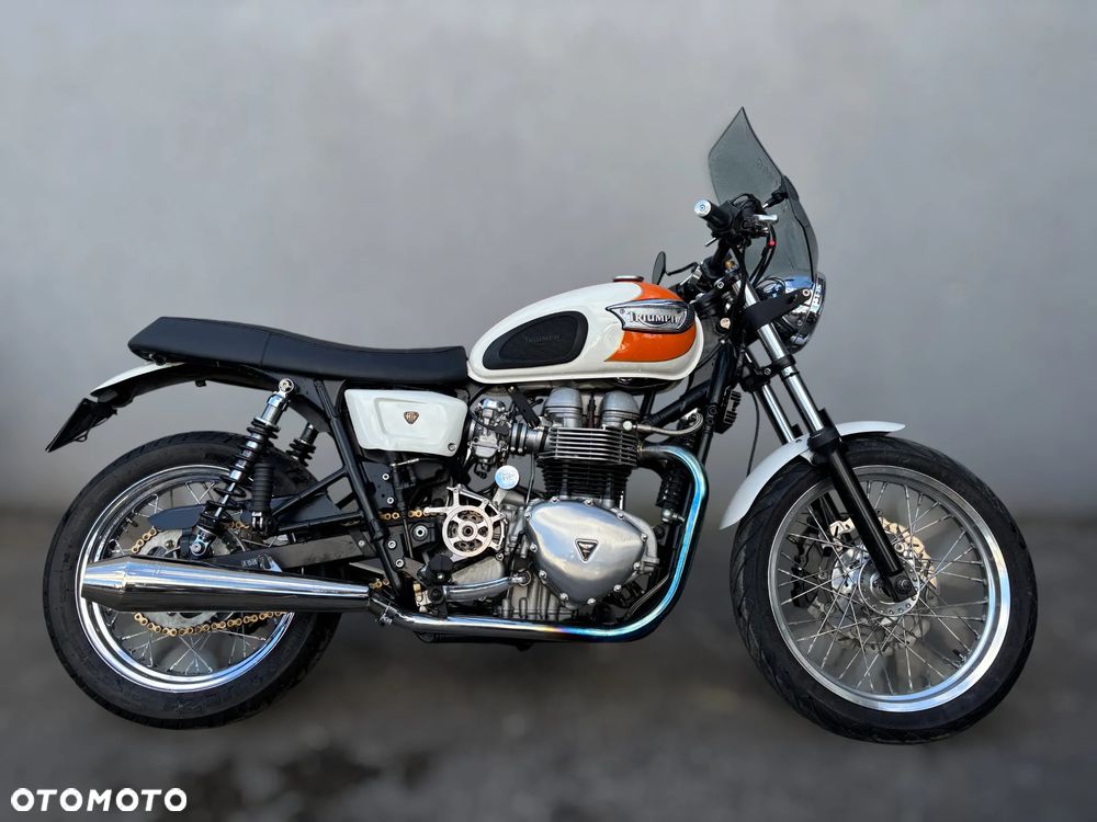 Triumph Bonneville - 2