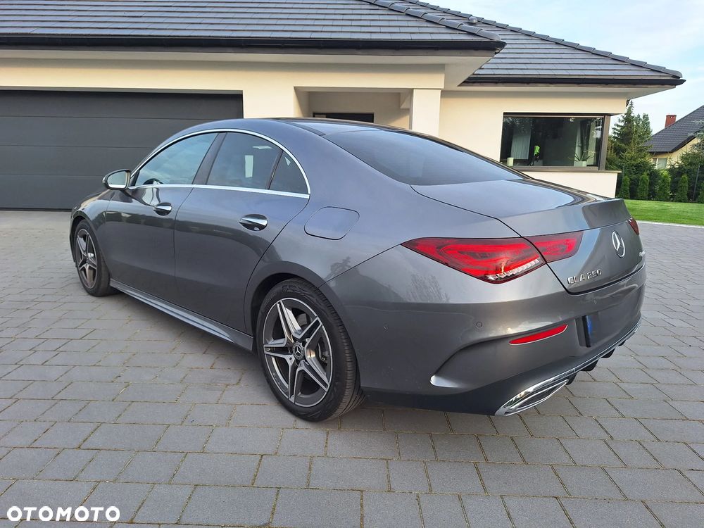 Mercedes-Benz CLA 250 4-Matic AMG Line 7G-DCT - 4
