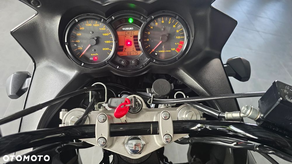 Suzuki V-STROM - 20
