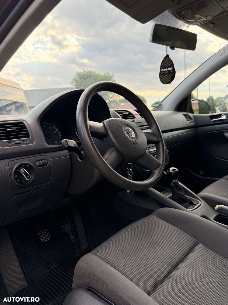 Volkswagen Golf 1.6 - 12