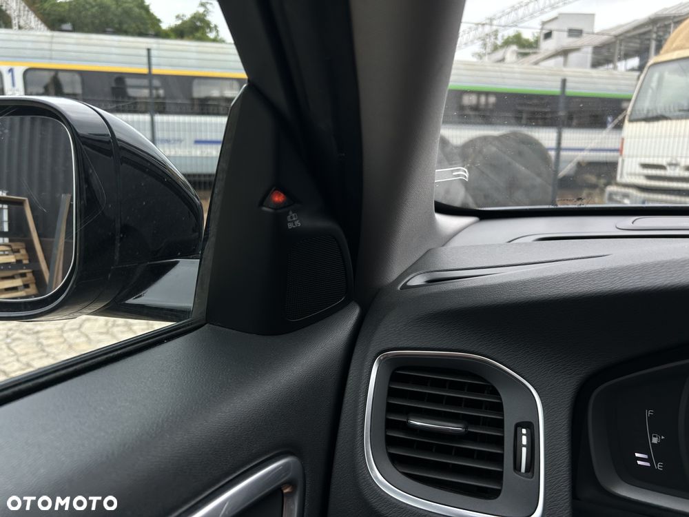 Volvo V40 Cross Country D3 Geartronic Momentum - 27