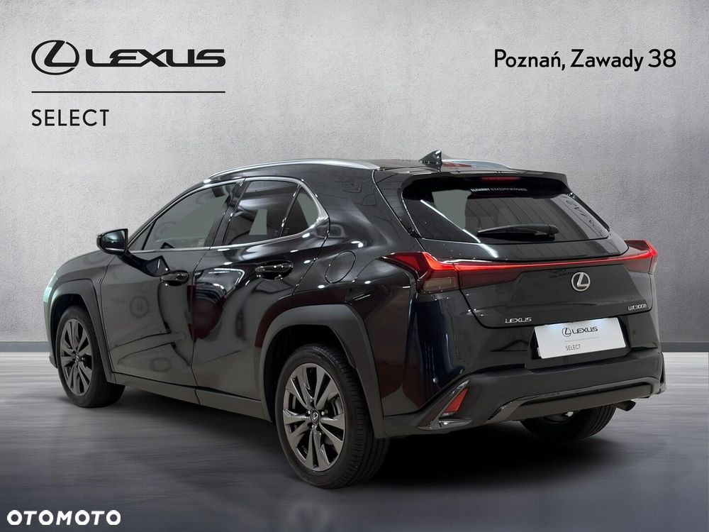 Lexus UX 300h F Sport Design - 10