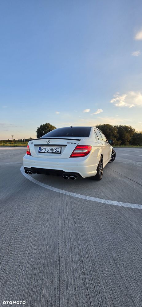 Mercedes-Benz Klasa C 63 AMG - 10