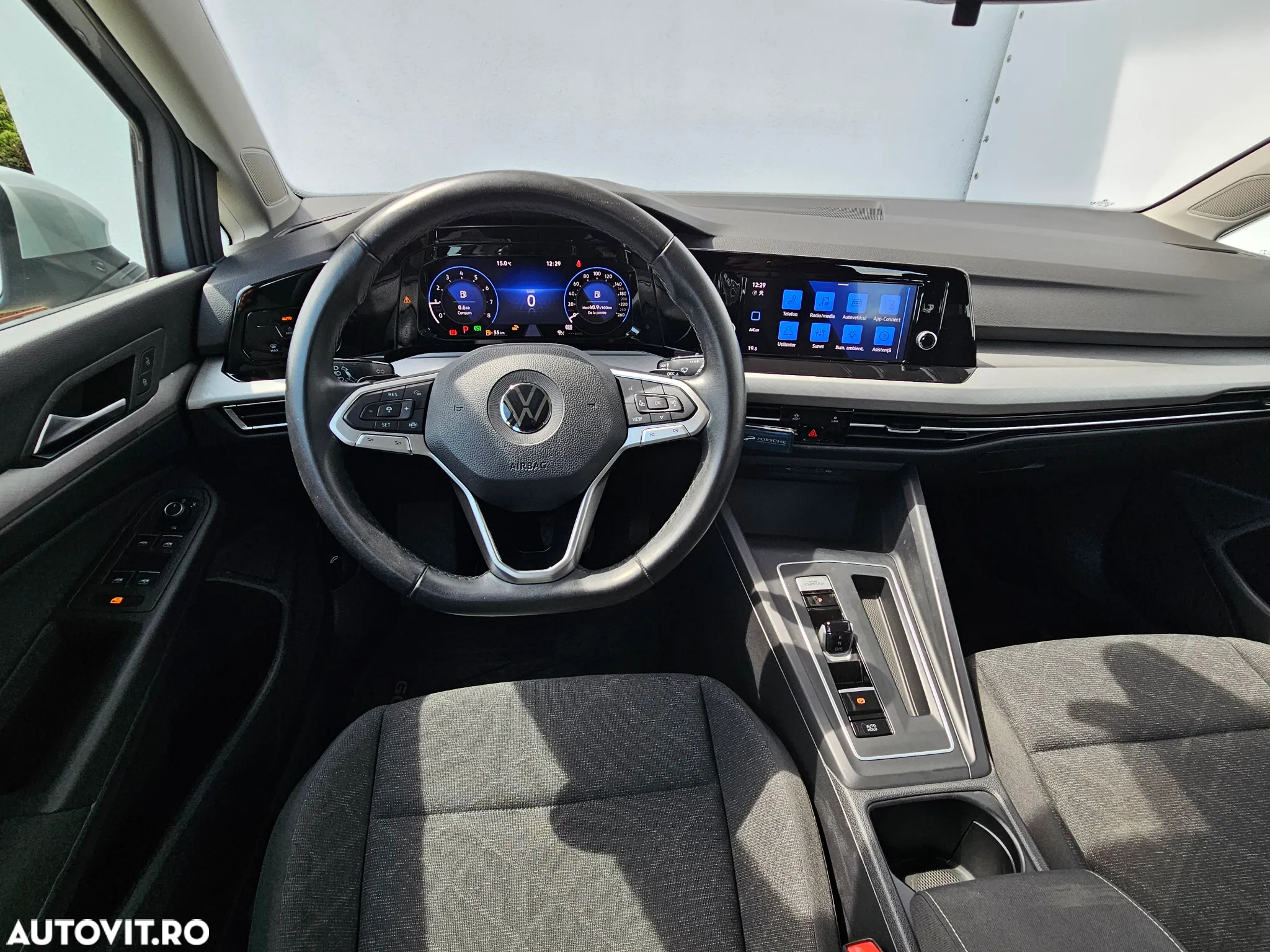 Volkswagen Golf 1.0 eTSI DSG MHEV Life - 9