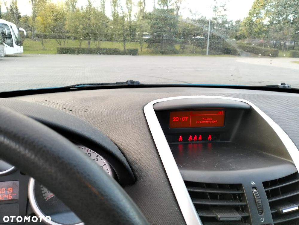 Peugeot 207 - 7