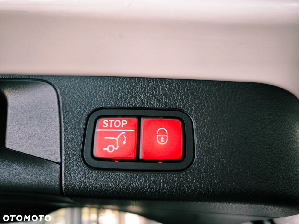 Mercedes-Benz GLB 200 AMG Line 7G-DCT - 37