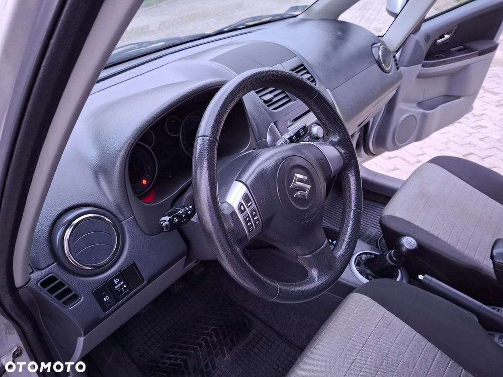 Suzuki SX4 1.6 Premium 4WD - 11