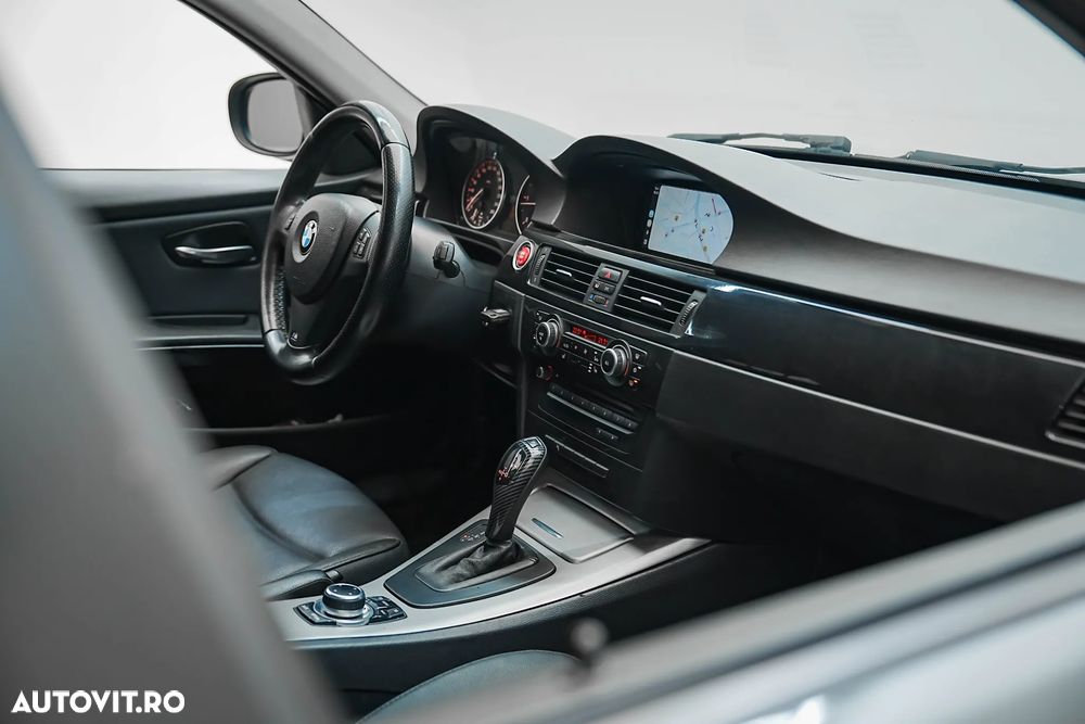 BMW Seria 3 318d Aut. M Sport - 17