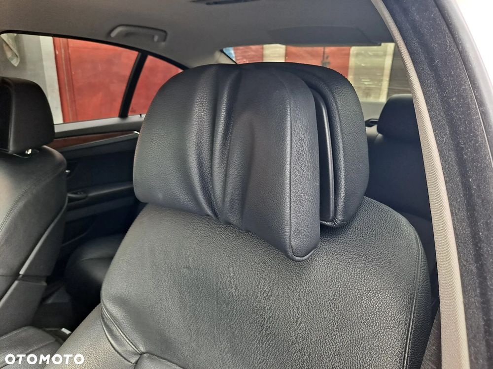 BMW Seria 5 530d xDrive Luxury Line - 9