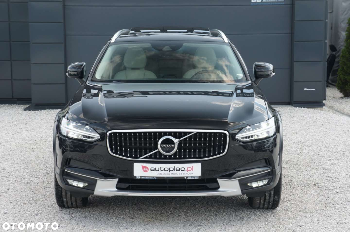 Volvo V90 Cross Country - 3