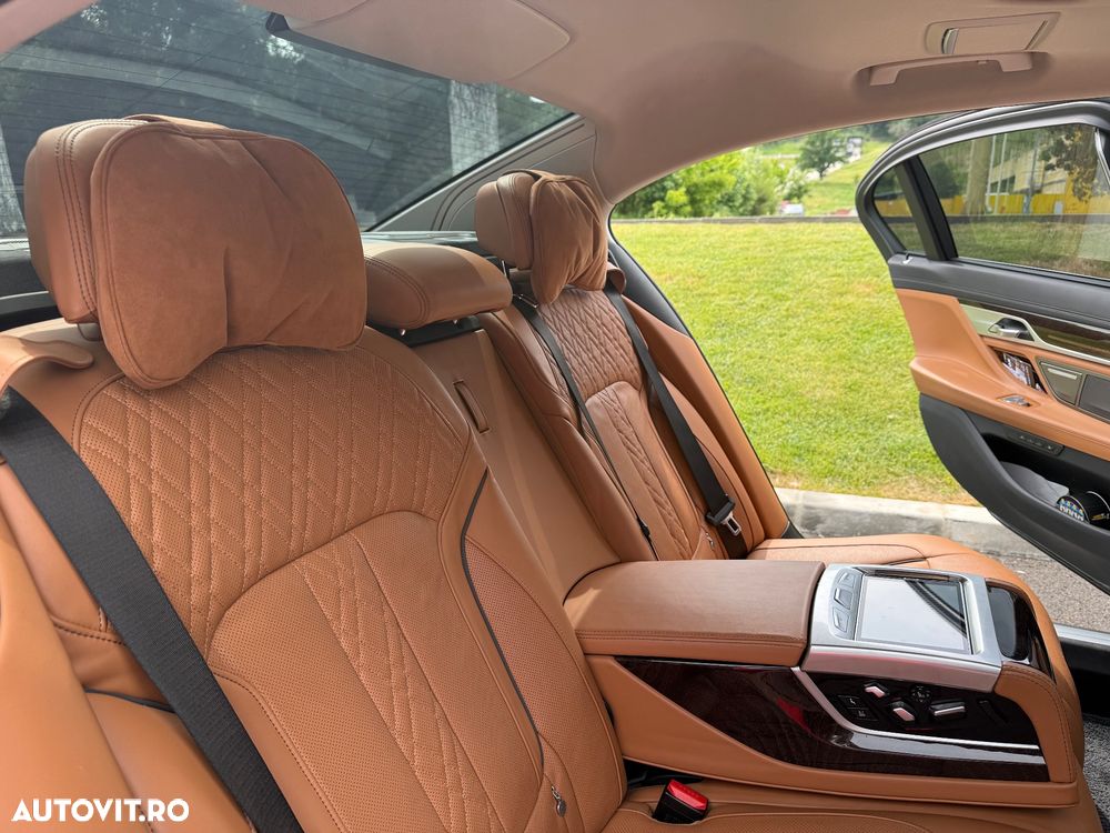 BMW Seria 7 745Le xDrive - 13