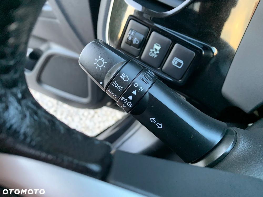 Mitsubishi Outlander - 26