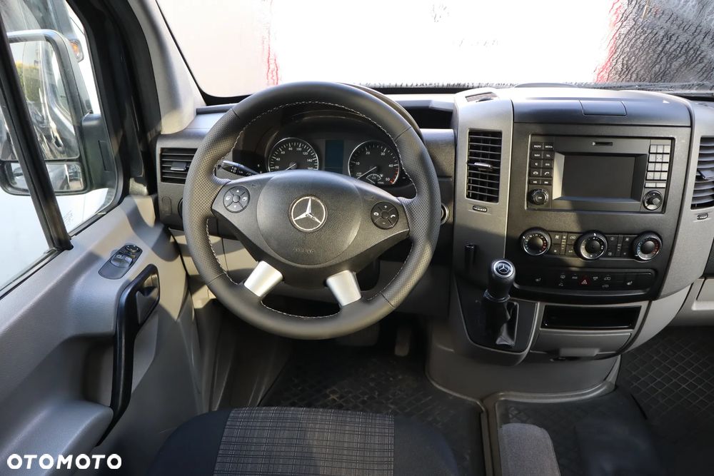 Mercedes-Benz Sprinter - 32