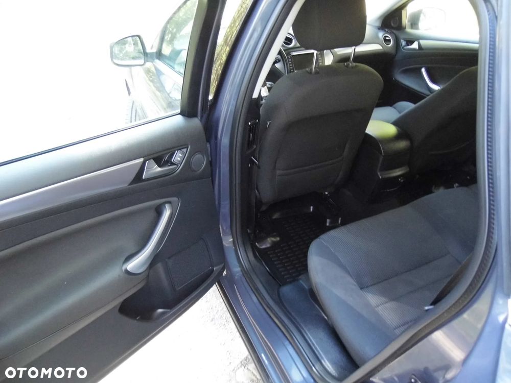 Ford Mondeo 2.0 T Ghia MPS6 - 22