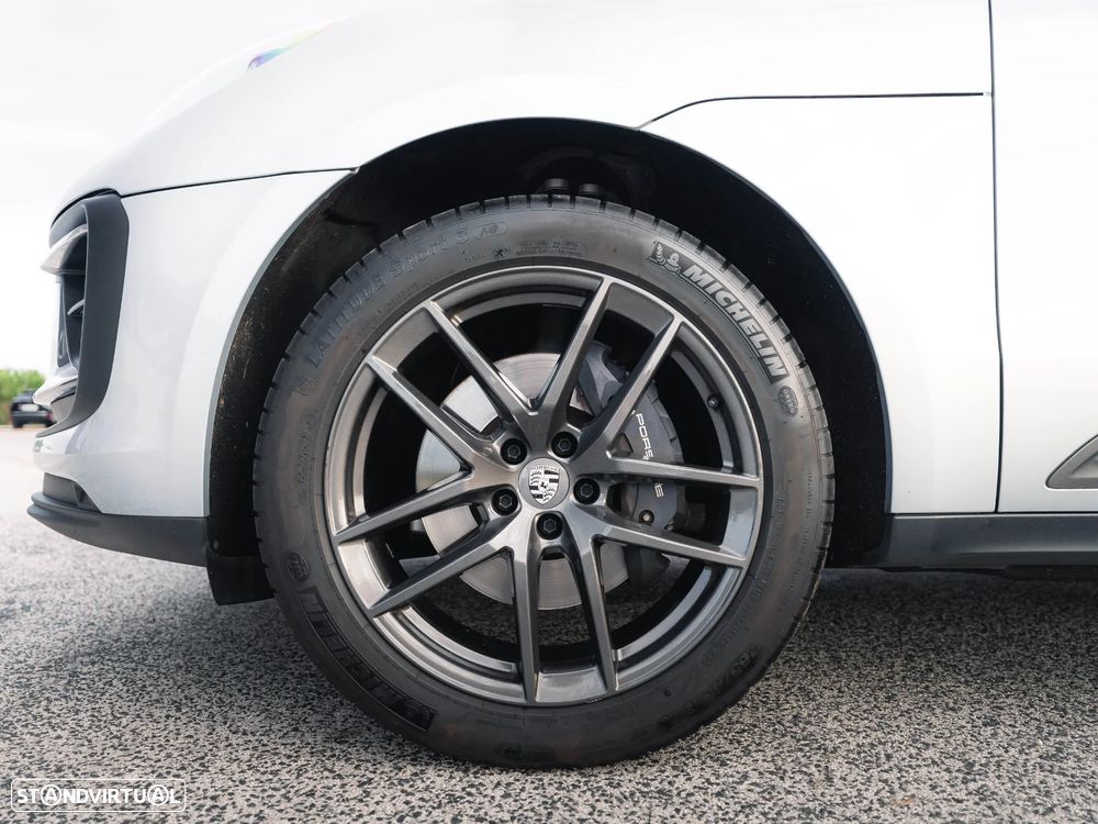 Porsche Macan T - 11