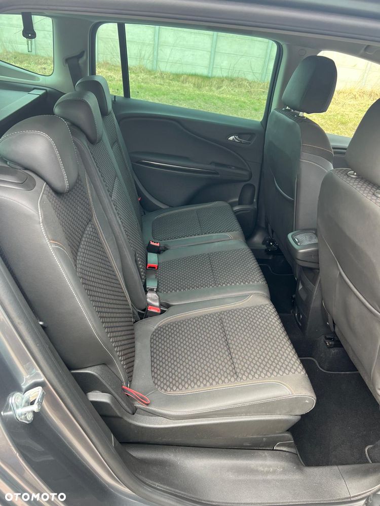 Opel Zafira 1.6 T Plus S&S - 15