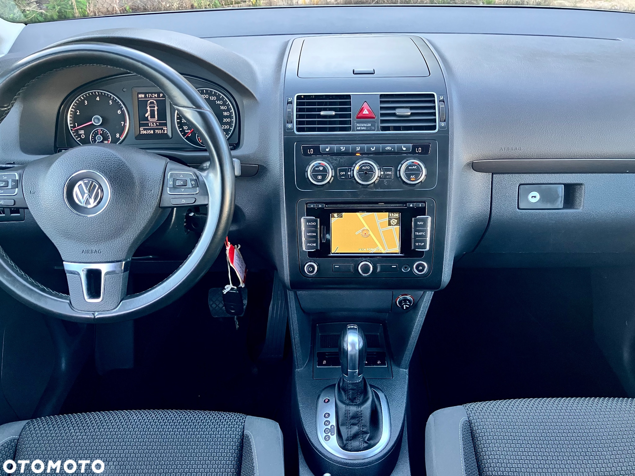 Volkswagen Touran 1.4 TSI DSG Highline - 26