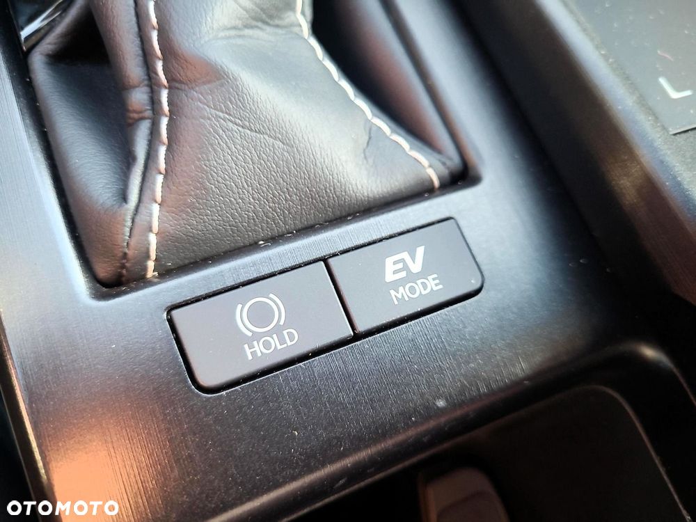 Lexus ES 300h Business Edition - 16