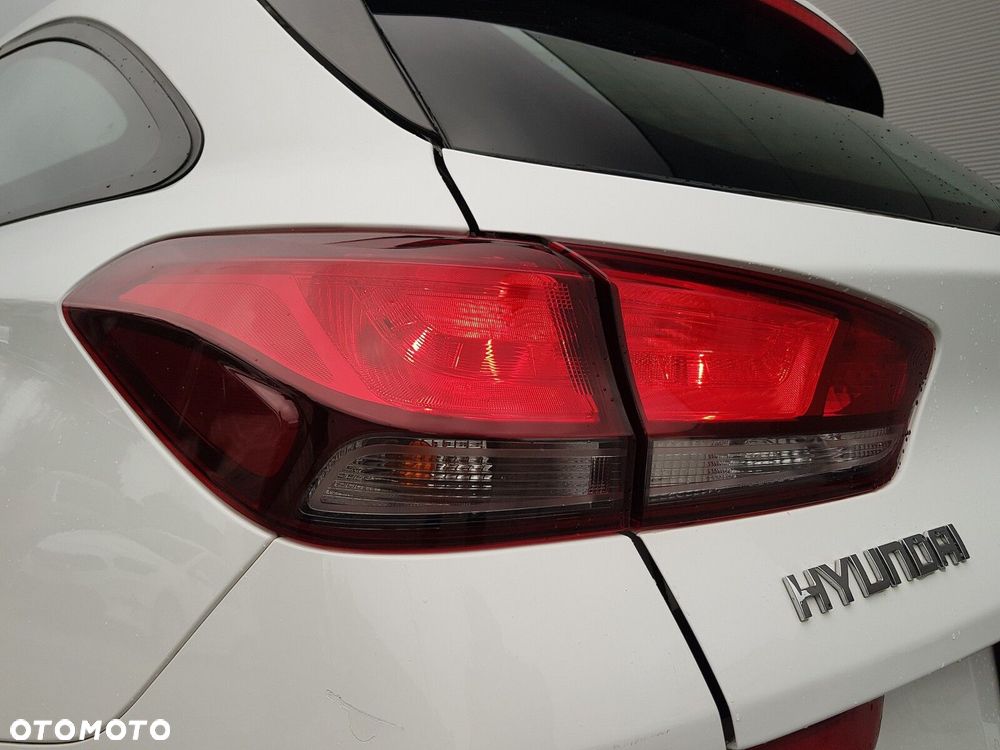 Hyundai i30 1.5 DPI Classic + - 9