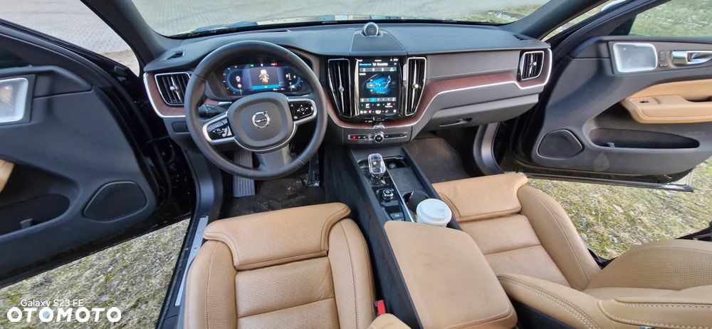 Volvo XC 60 B5 B R-Design - 16