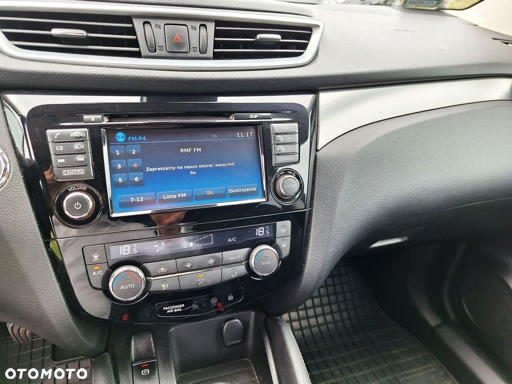 Nissan Qashqai 1.6 DIG-T N-Connecta - 18
