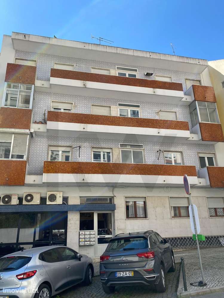 Apartamento T2 em Campo de Ourique - Grande imagem: 2/31