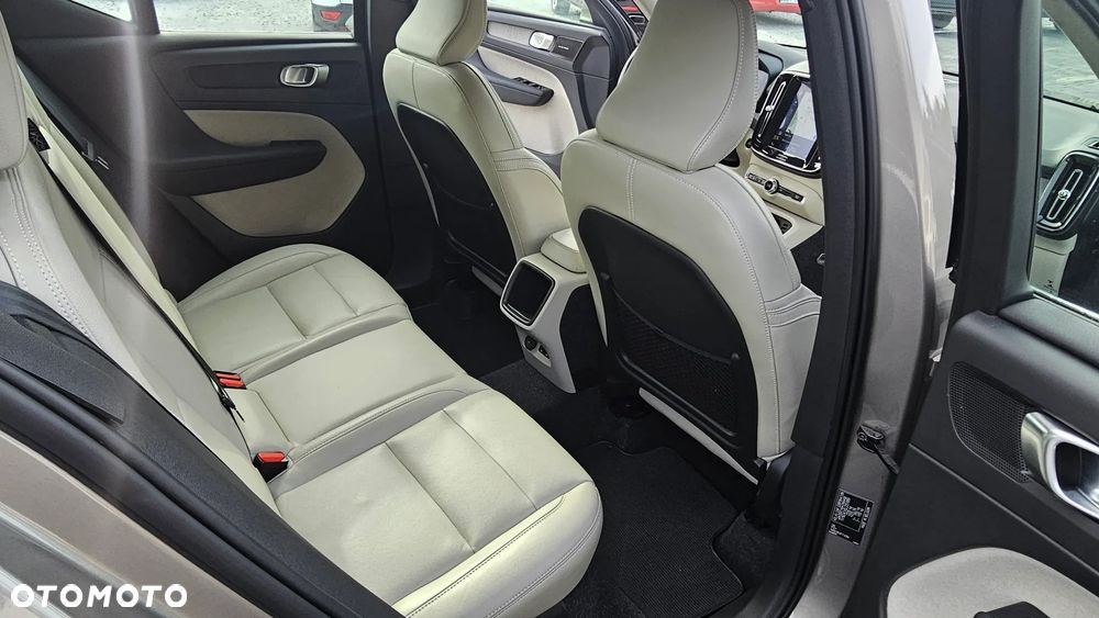 Volvo XC 40 T4 AWD Inscription - 18